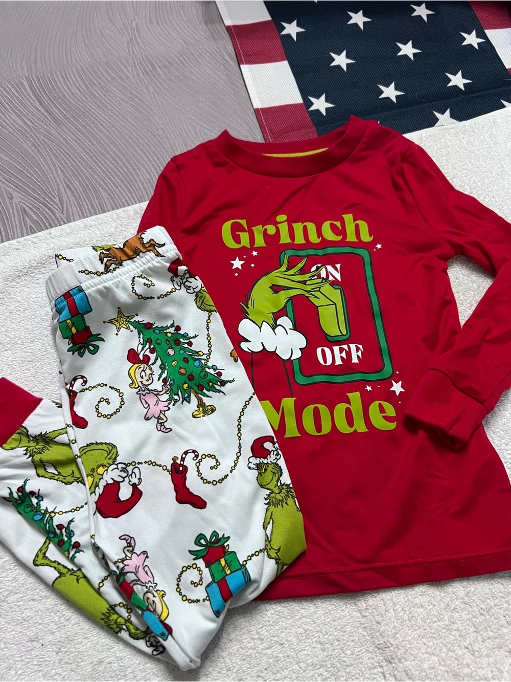 Dr Seuss Grinch 2pc Pajama Set 4T Toddler Christmas Grinch Mode Red White